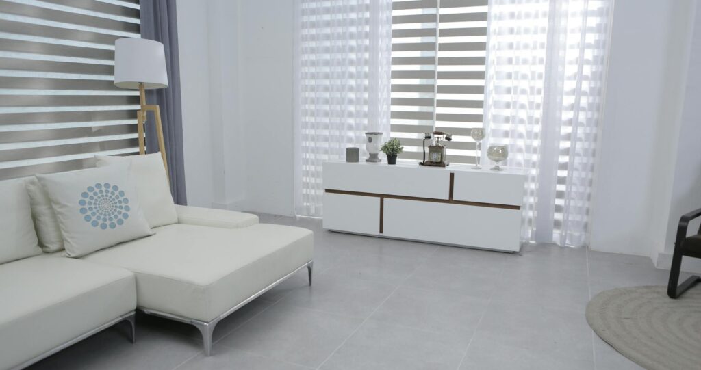 curtain fixer in dubai